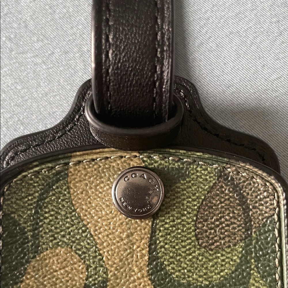 Coach Camouflage Leather Travel Tag - Picture 3 of 6